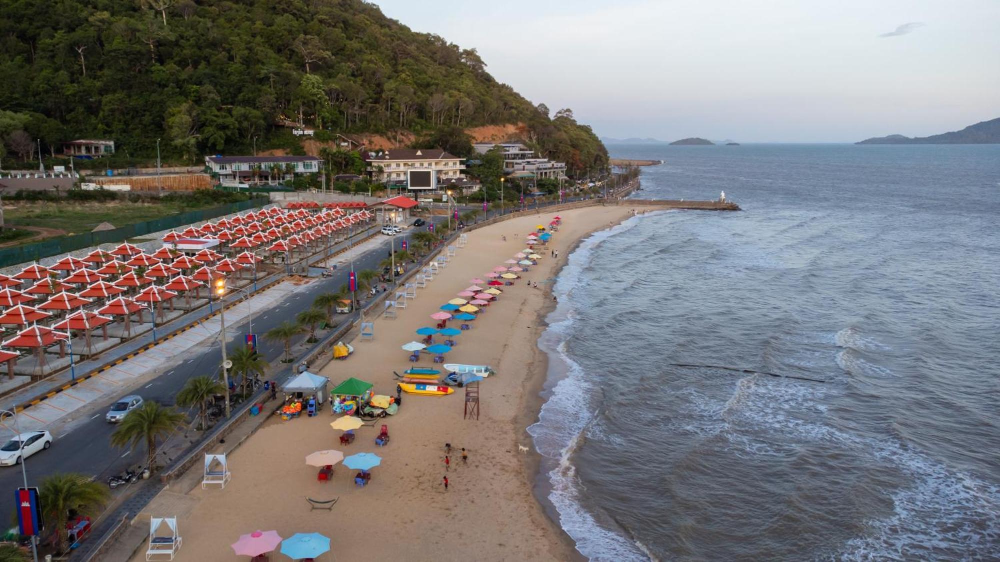 Riviera Hotel & Resort Kep Esterno foto