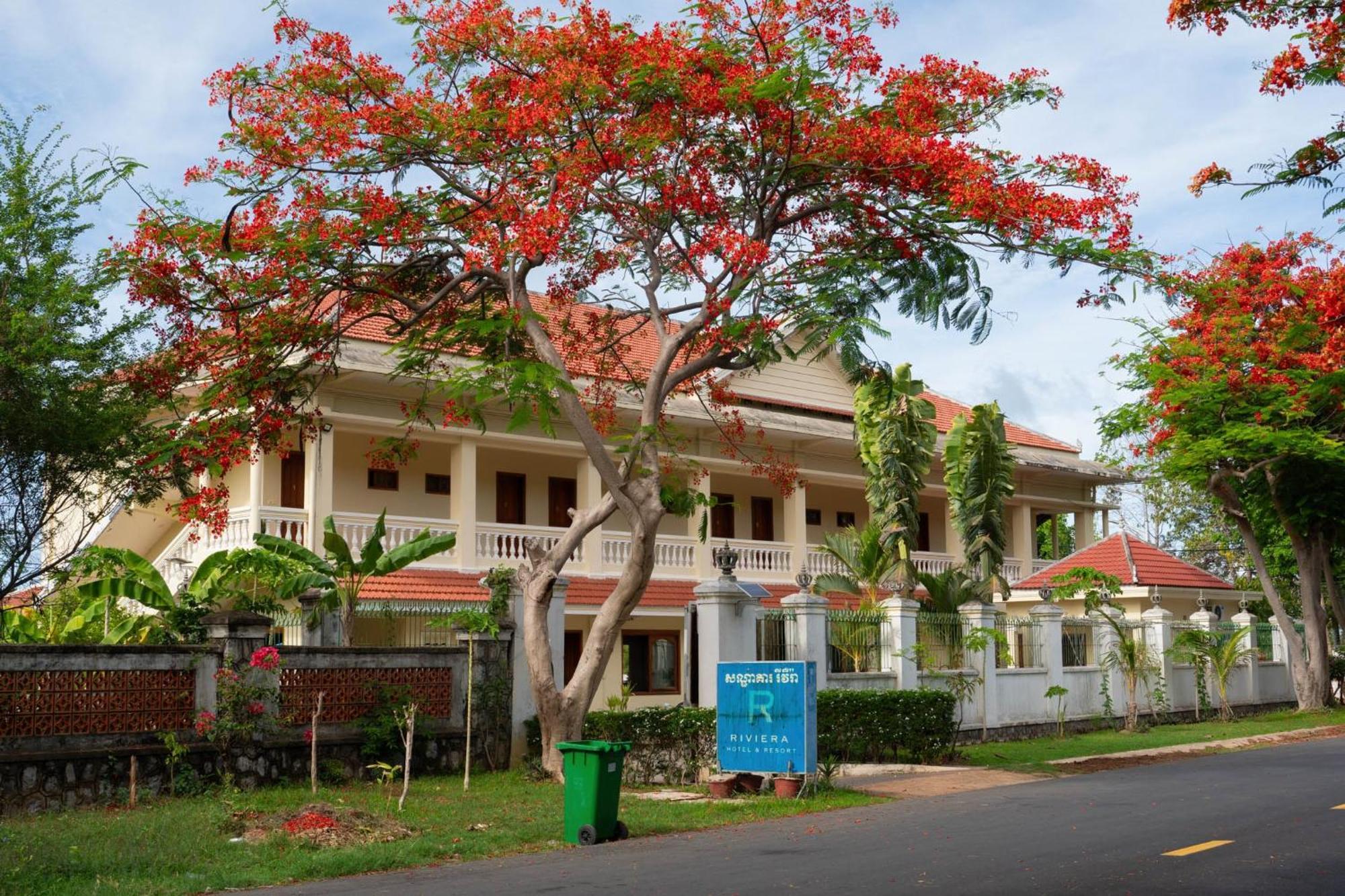 Riviera Hotel & Resort Kep Esterno foto