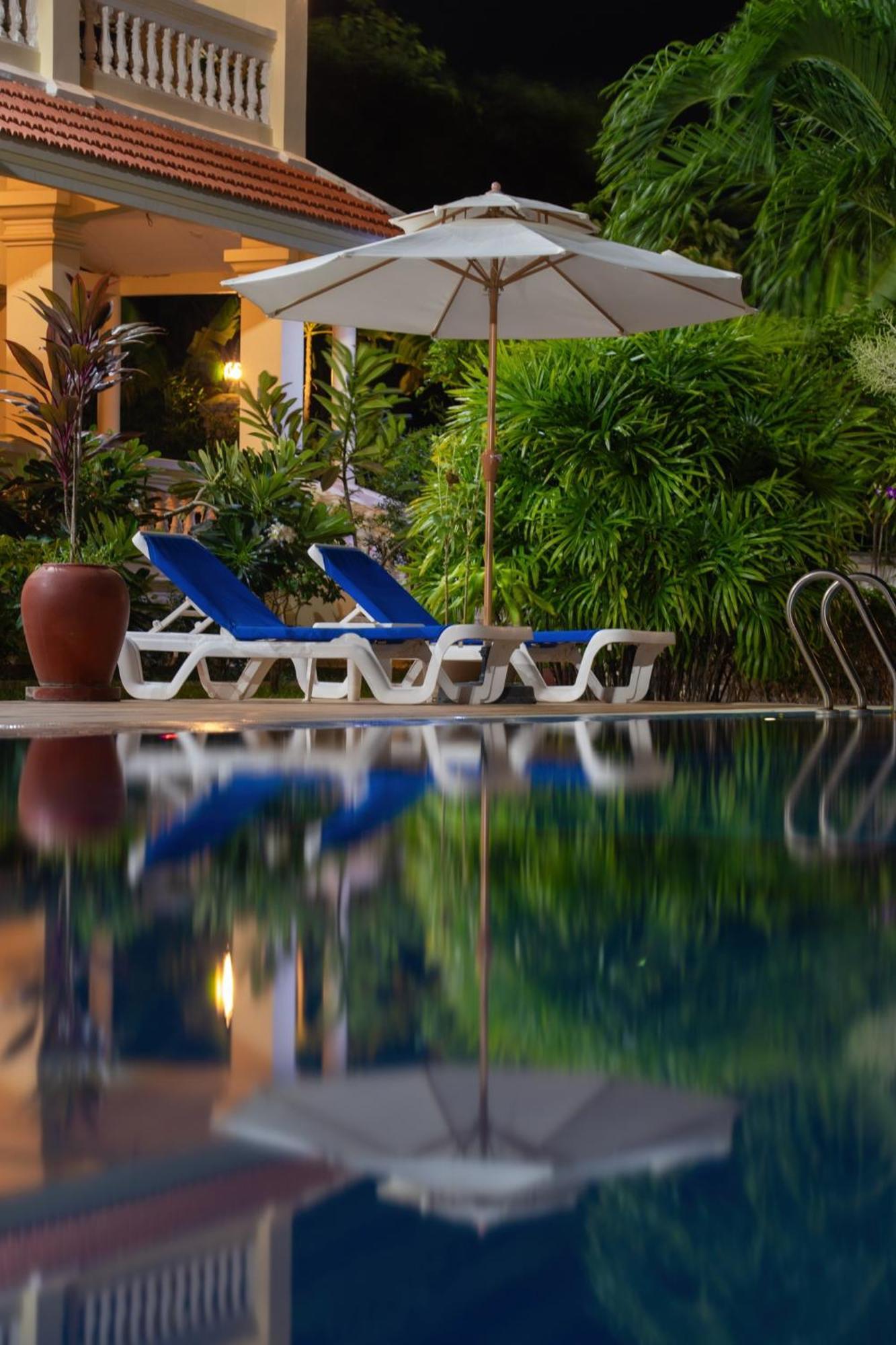 Riviera Hotel & Resort Kep Esterno foto