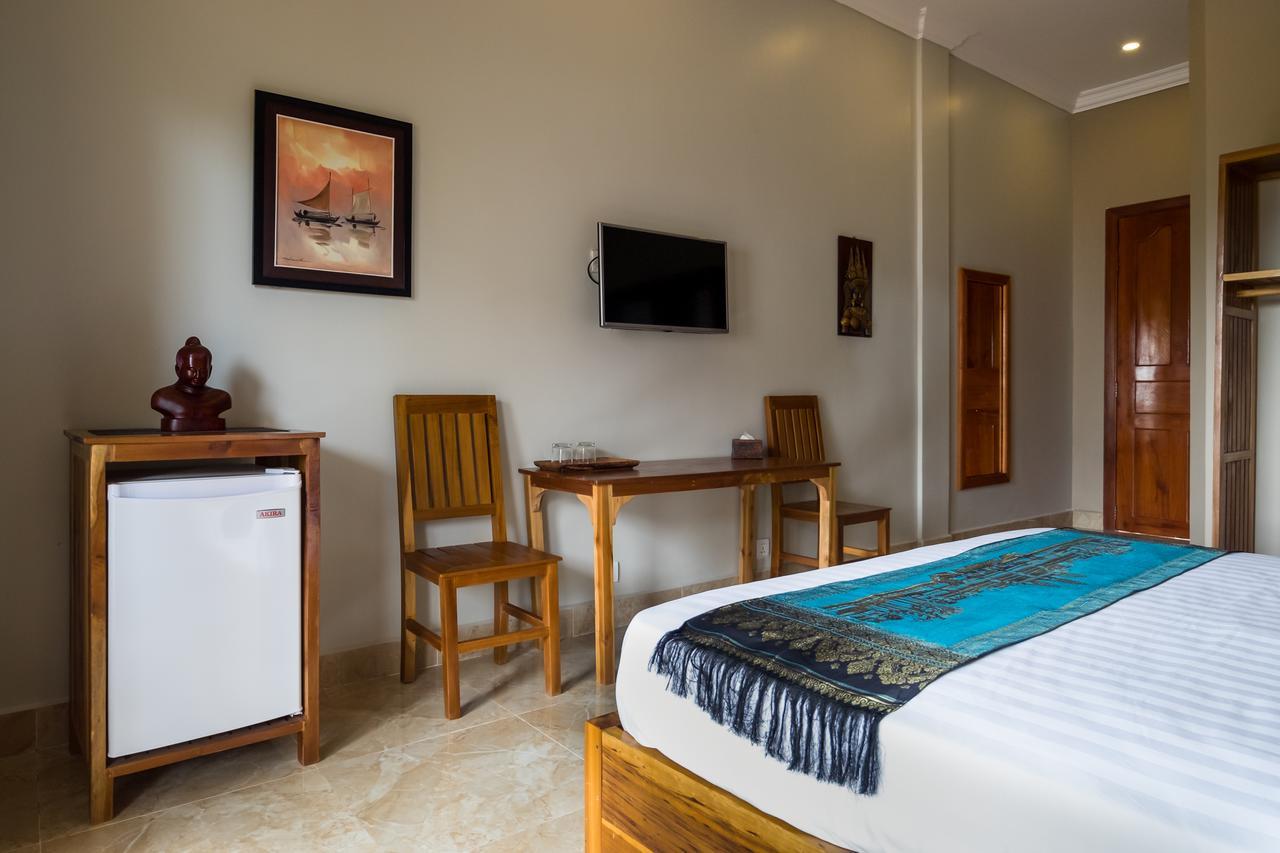 Riviera Hotel & Resort Kep Esterno foto